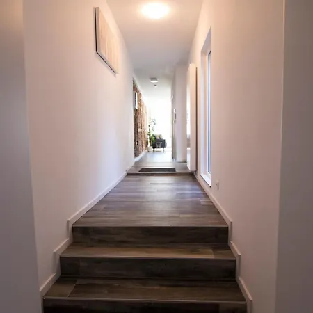 Royal Sélys, City-center - Bike Parking&outdoor Appartement