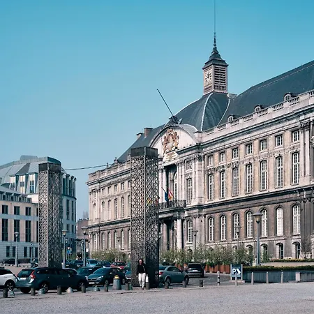 Royal Sélys, City-center - Bike Parking&outdoor *